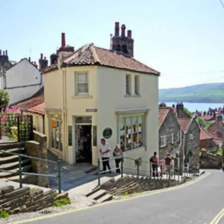 Bloomswell Scarborough